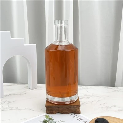 Duidelijke whisky glazen fles