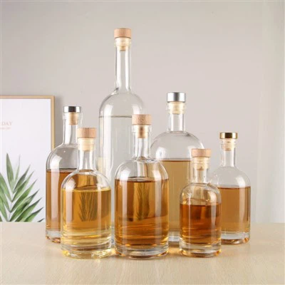 Lege alcoholflessen van 50 ml tot 3L